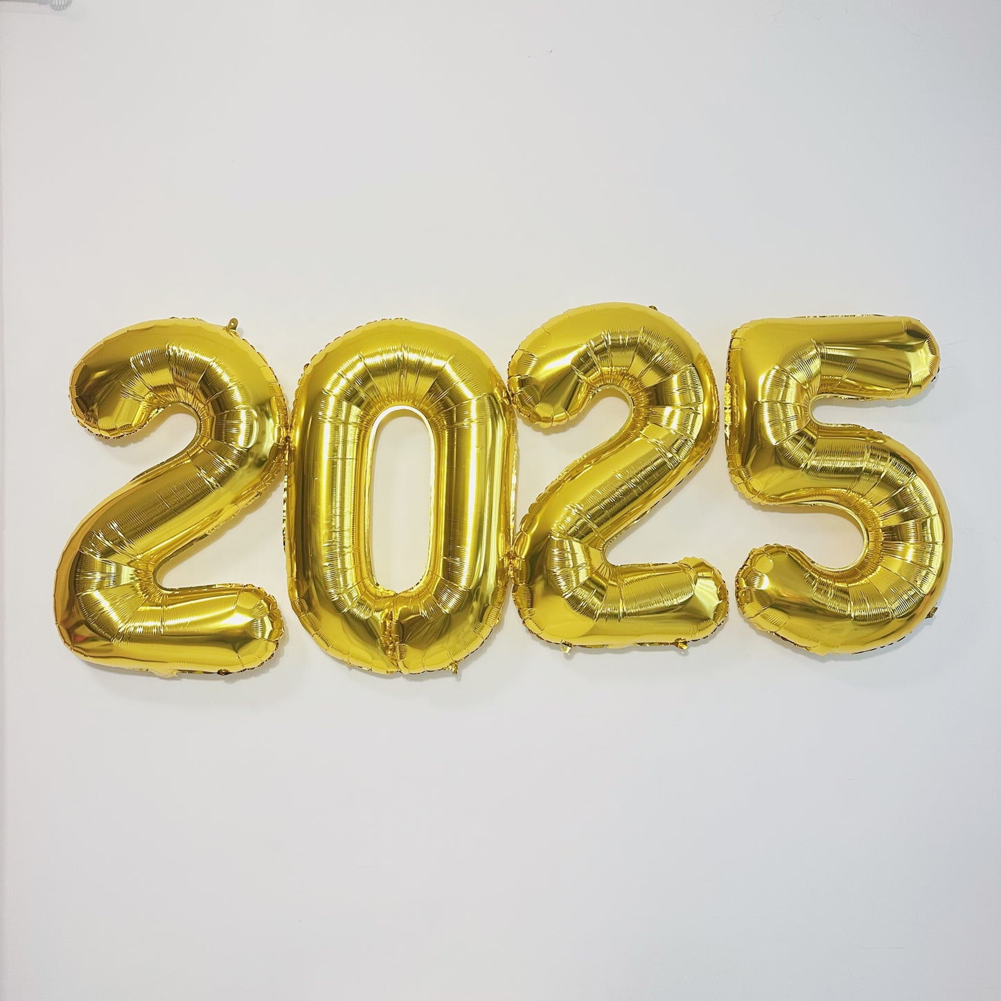 CHIFFRE 2025 EN ALUMINIUM